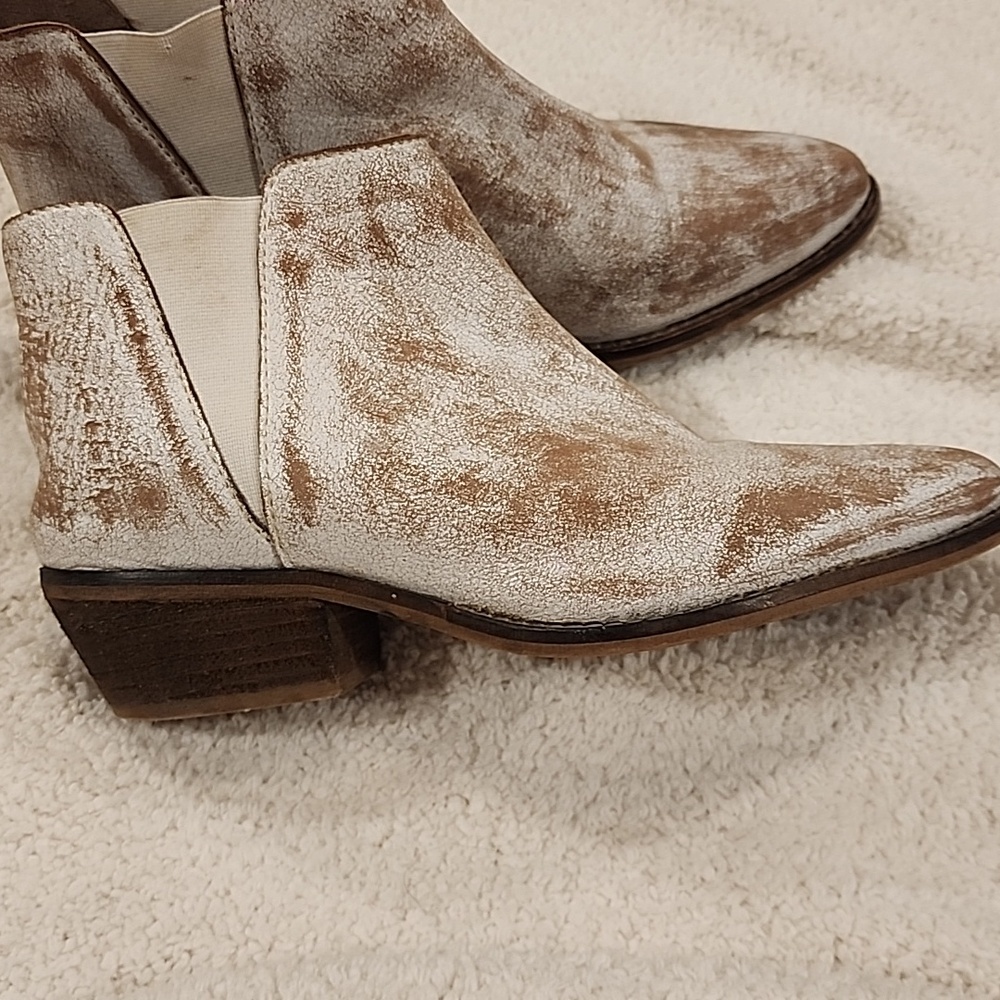 Diba Women's Ankle Boots - Cream and Brown Distressed Sz 6.5 - PRE-LOVED - Picture 2 of 5